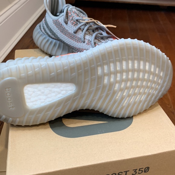NWT Yeezy Boost 350 - Picture 3 of 5